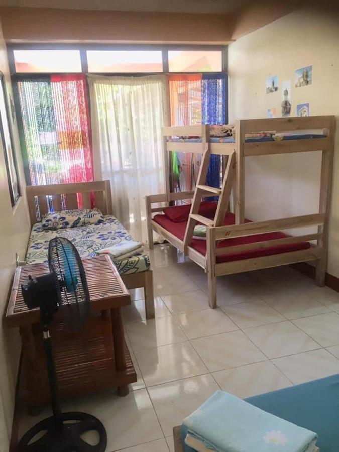 Larosa Hostel Bed And Breakfast Puerto Princesa Extérieur photo